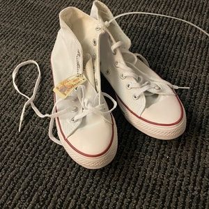 White Converse High Tops (women’s 7.5, men’s size 6) new with tags